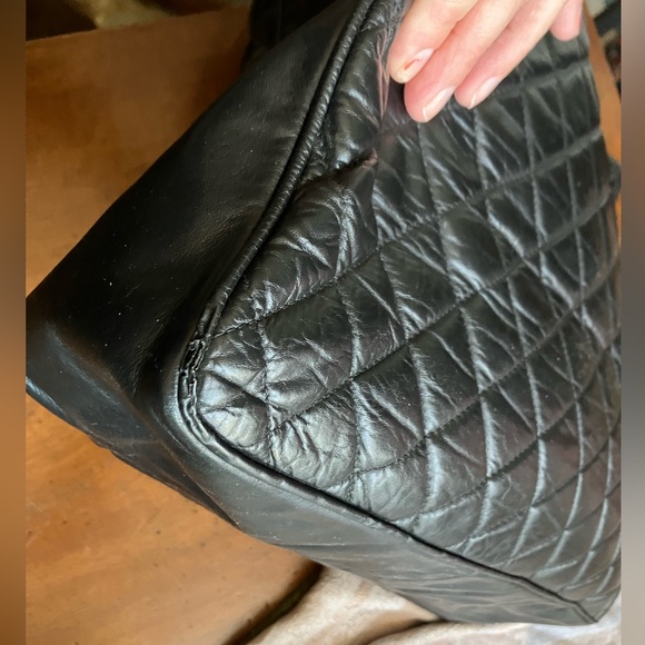 Pending Sale Vintage Authentic CHANEL Black Lambskin Quilted Tote 24k plated - Picture 15 of 17